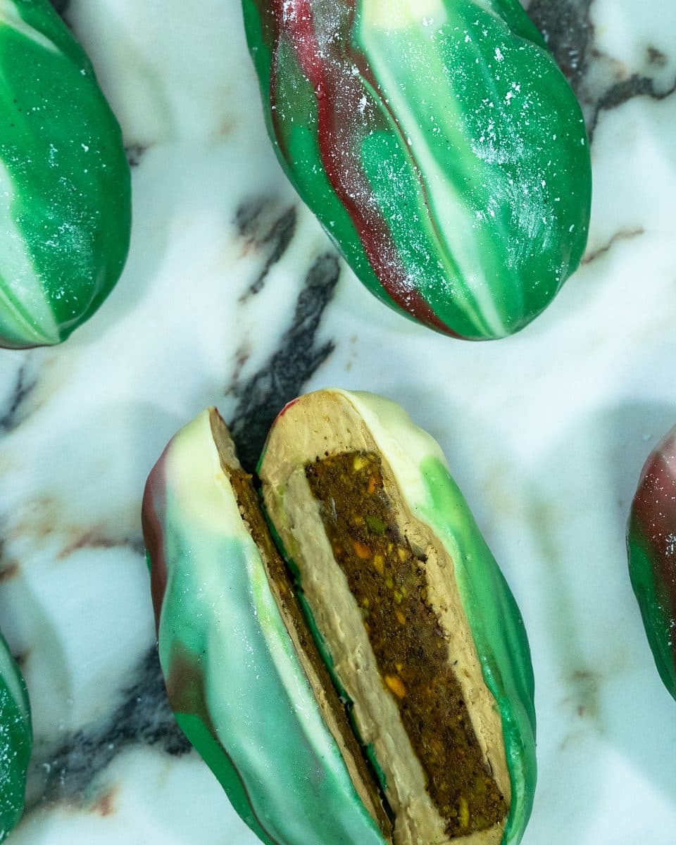 Pistacho, broken open